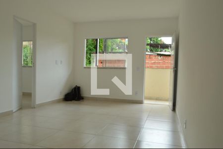 Sala  de apartamento para alugar com 2 quartos, 53m² em Taquara, Rio de Janeiro