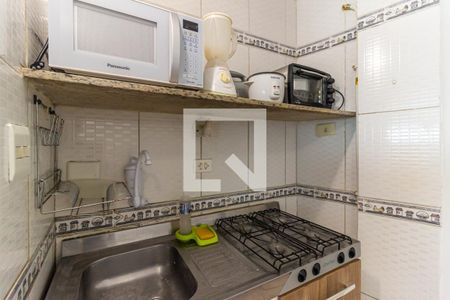 Cozinha de kitnet/studio à venda com 1 quarto, 26m² em Sé, São Paulo