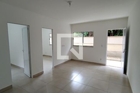 sala de apartamento para alugar com 2 quartos, 53m² em Taquara, Rio de Janeiro