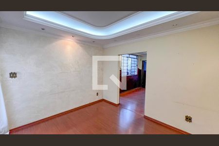 Sala de casa à venda com 5 quartos, 298m² em Sagrada Família, Belo Horizonte