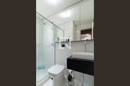 Banheiro de apartamento à venda com 1 quarto, 105m² em Rio Branco, Porto Alegre