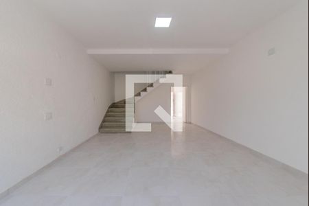 Sala de casa à venda com 2 quartos, 107m² em Vila Gumercindo, São Paulo