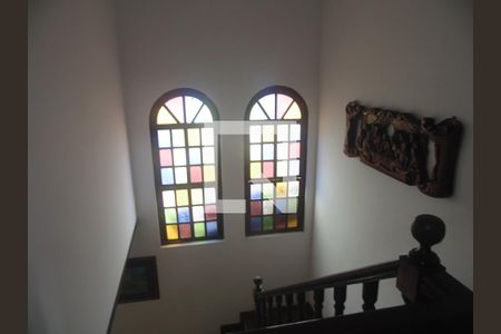 Escada  de casa para alugar com 5 quartos, 410m² em Pituba, Salvador