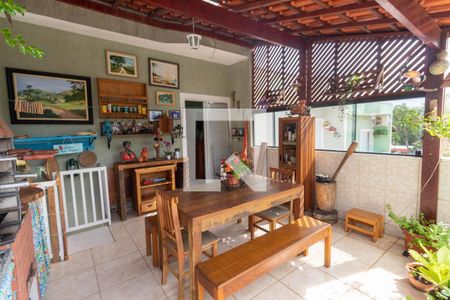 Casa à venda com 100m², 2 quartos e 2 vagas Casa à venda com 100m², 2 quartos e 2 vagasVaranda gourmet