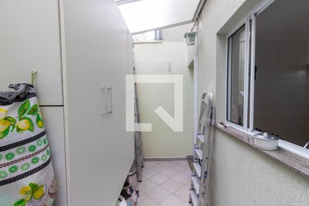 Casa à venda com 100m², 2 quartos e 2 vagas Casa à venda com 100m², 2 quartos e 2 vagasLavanderia