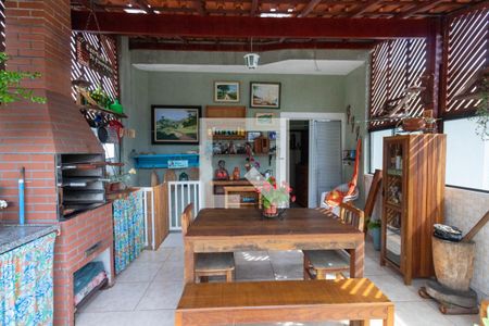 Casa à venda com 100m², 2 quartos e 2 vagas Casa à venda com 100m², 2 quartos e 2 vagasVaranda gourmet