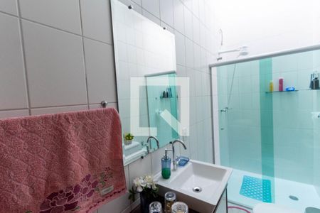 Casa à venda com 100m², 2 quartos e 2 vagas Casa à venda com 100m², 2 quartos e 2 vagasBanheiro