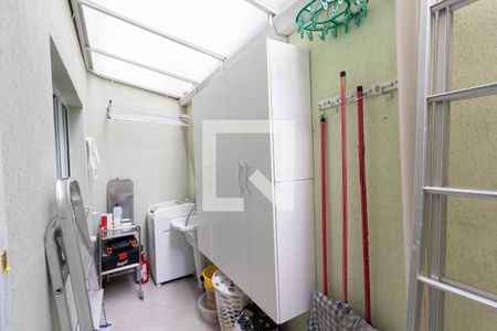 Casa à venda com 100m², 2 quartos e 2 vagas Casa à venda com 100m², 2 quartos e 2 vagasLavanderia