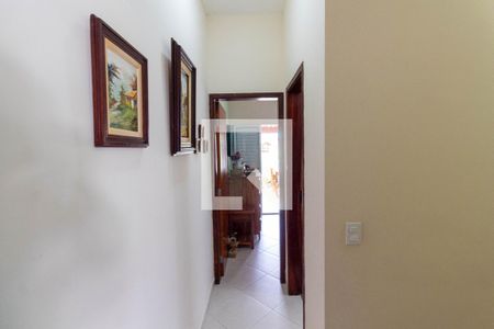 Casa à venda com 100m², 2 quartos e 2 vagas Casa à venda com 100m², 2 quartos e 2 vagasBanheiro Corredor