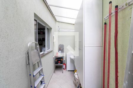 Casa à venda com 100m², 2 quartos e 2 vagas Casa à venda com 100m², 2 quartos e 2 vagasLavanderia