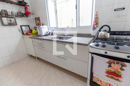 Casa à venda com 100m², 2 quartos e 2 vagas Casa à venda com 100m², 2 quartos e 2 vagasCozinha