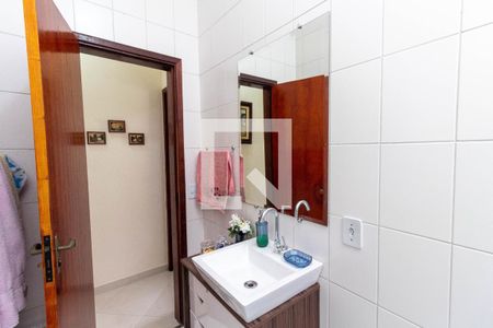 Casa à venda com 100m², 2 quartos e 2 vagas Casa à venda com 100m², 2 quartos e 2 vagasBanheiro