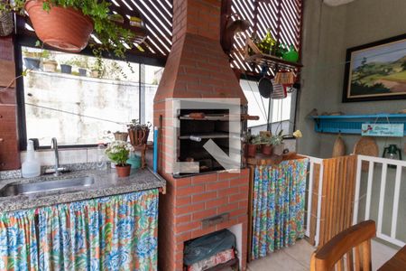 Casa à venda com 100m², 2 quartos e 2 vagas Casa à venda com 100m², 2 quartos e 2 vagasChurrasqueira