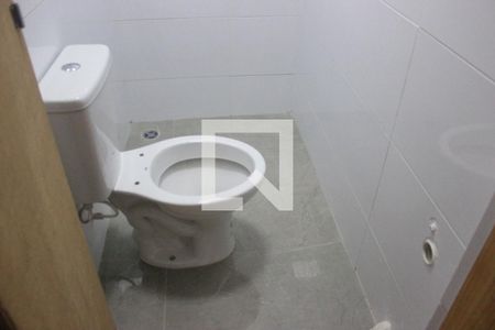 Banheiro 1 de apartamento à venda com 2 quartos, 70m² em Vila das Palmeiras, Guarulhos