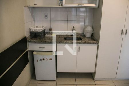 Cozinha de apartamento para alugar com 1 quarto, 29m² em Caminho das Árvores, Salvador