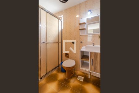 Banheiro de kitnet/studio para alugar com 1 quarto, 30m² em Coronel Aparicio Borges, Porto Alegre