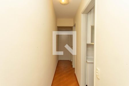 Corredor de apartamento para alugar com 2 quartos, 56m² em Vila Marari, São Paulo