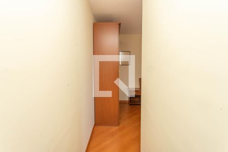 Quarto 1 de apartamento para alugar com 2 quartos, 56m² em Vila Marari, São Paulo