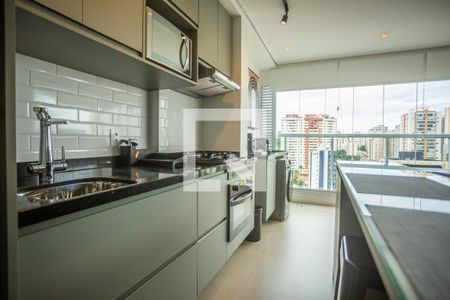 Sala / Cozinha de apartamento para alugar com 1 quarto, 40m² em Indianópolis, São Paulo