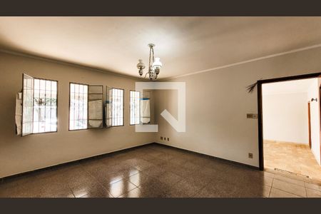 Sala de casa à venda com 5 quartos, 216m² em Parque São Quirino, Campinas