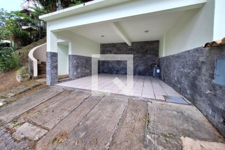 Casa de condomínio à venda com 210m², 3 quartos e 2 vagas Casa de condomínio à venda com 210m², 3 quartos e 2 vagasGaragem