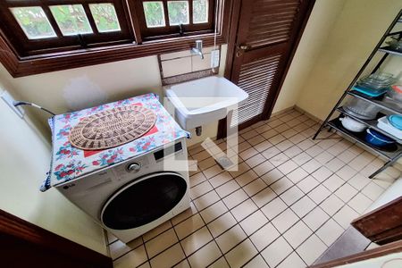 Casa de condomínio à venda com 210m², 3 quartos e 2 vagas Casa de condomínio à venda com 210m², 3 quartos e 2 vagasÁrea de Serviço