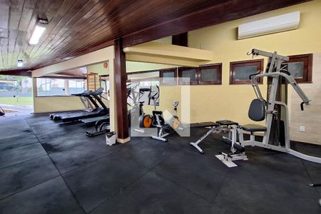 Casa de condomínio à venda com 210m², 3 quartos e 2 vagas Casa de condomínio à venda com 210m², 3 quartos e 2 vagasÁrea comum - Academia