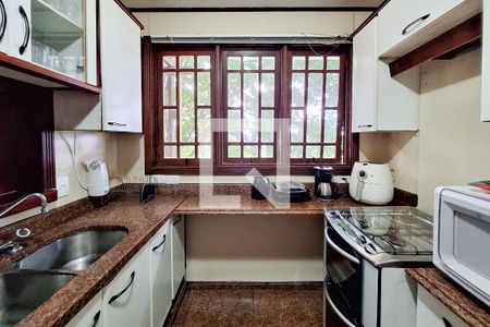 Casa de condomínio à venda com 210m², 3 quartos e 2 vagas Casa de condomínio à venda com 210m², 3 quartos e 2 vagasCozinha