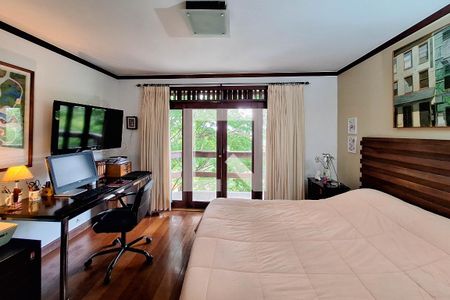 Casa de condomínio à venda com 210m², 3 quartos e 2 vagas Casa de condomínio à venda com 210m², 3 quartos e 2 vagasSuite