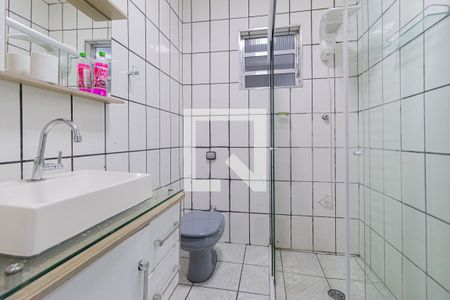 Banheiro de casa para alugar com 2 quartos, 150m² em Vila da Oportunidade, Carapicuíba