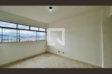 Sala de apartamento para alugar com 3 quartos, 75m² em Carlos Prates, Belo Horizonte