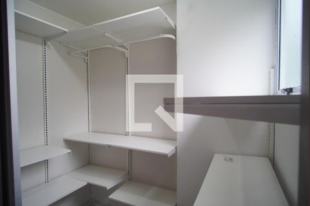Closet da suíte de apartamento à venda com 1 quarto, 42m² em Rondônia, Novo Hamburgo