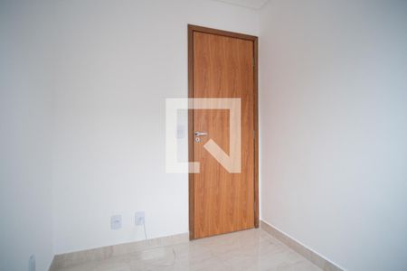 Quarto 1 de apartamento para alugar com 2 quartos, 31m² em Parque Paineiras, São Paulo