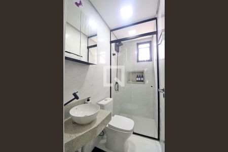 Suíte - Banheiro do Quarto 1 de apartamento para alugar com 2 quartos, 120m² em Campestre, Santo André