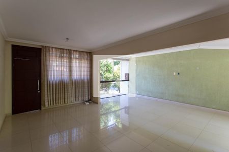 Sala de casa de condomínio à venda com 3 quartos, 115m² em Santa Amélia, Belo Horizonte