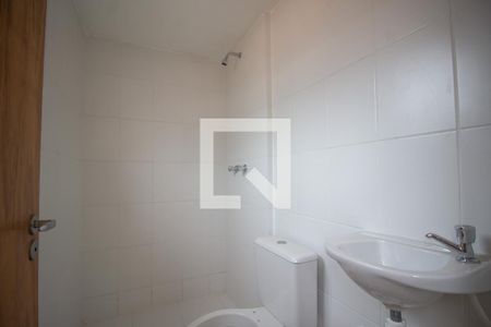 Banheiro da Suíte de casa de condomínio à venda com 3 quartos, 83m² em Vargem Pequena, Rio de Janeiro