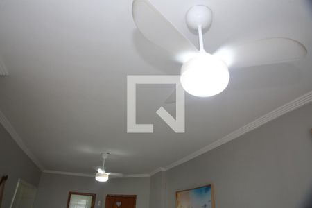 Detalhe da sala de apartamento para alugar com 1 quarto, 70m² em Tupi, Praia Grande