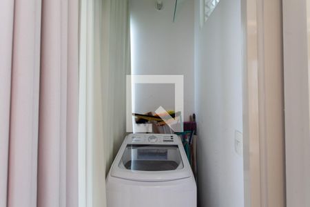 Apartamento à venda com 237m², 3 quartos e 3 vagas Apartamento à venda com 237m², 3 quartos e 3 vagasÁrea de Serviço