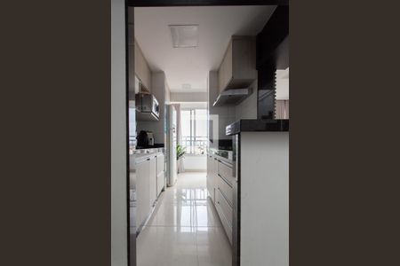 Apartamento à venda com 237m², 3 quartos e 3 vagas Apartamento à venda com 237m², 3 quartos e 3 vagasCozinha