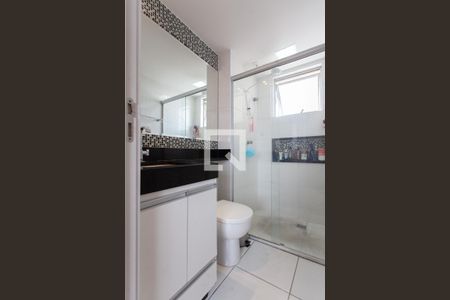 Apartamento à venda com 237m², 3 quartos e 3 vagas Apartamento à venda com 237m², 3 quartos e 3 vagasBanheiro da Suíte