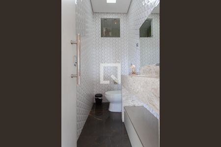 Apartamento à venda com 237m², 3 quartos e 3 vagas Apartamento à venda com 237m², 3 quartos e 3 vagasLavabo