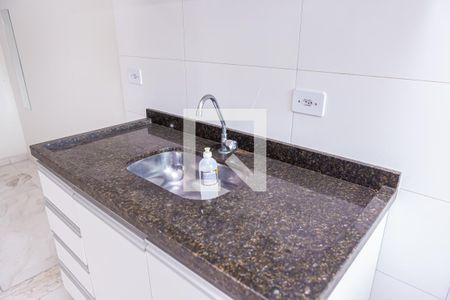 Sala e cozinha de apartamento para alugar com 2 quartos, 40m² em Vila Marieta, São Paulo