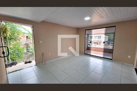 Sala de casa para alugar com 2 quartos, 48m² em Parque Uruguaiana, Duque de Caxias