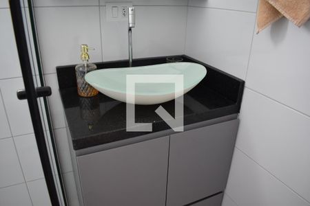 Banheiro de apartamento para alugar com 1 quarto, 21m² em Guabirotuba, Curitiba