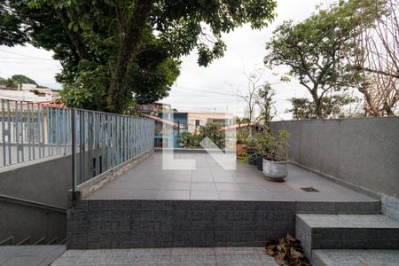 Vista da Sala de casa à venda com 3 quartos, 200m² em Vila Suzana, São Paulo