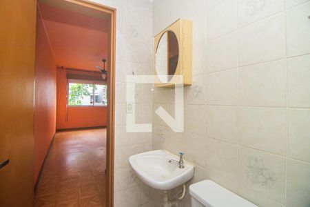 Banheiro de apartamento à venda com 1 quarto, 41m² em Jardim Itu, Porto Alegre