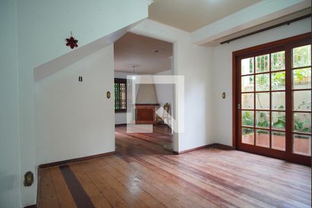 Sala 2 de casa à venda com 4 quartos, 240m² em Passo da Areia, Porto Alegre