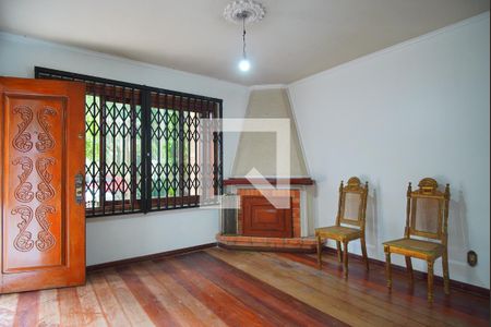 Sala de casa à venda com 4 quartos, 240m² em Passo da Areia, Porto Alegre
