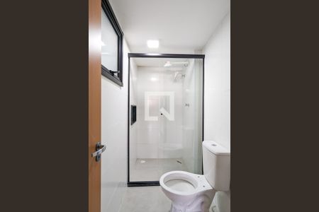 Banheiro de kitnet/studio para alugar com 1 quarto, 48m² em Jordanópolis, São Bernardo do Campo