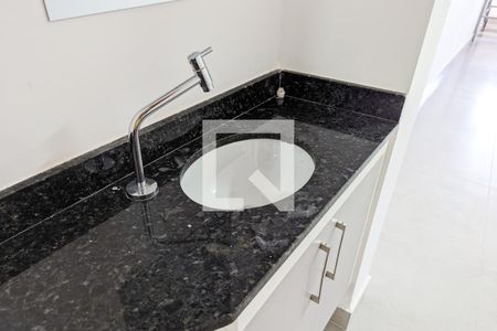 Banheiro de kitnet/studio para alugar com 1 quarto, 48m² em Jordanópolis, São Bernardo do Campo